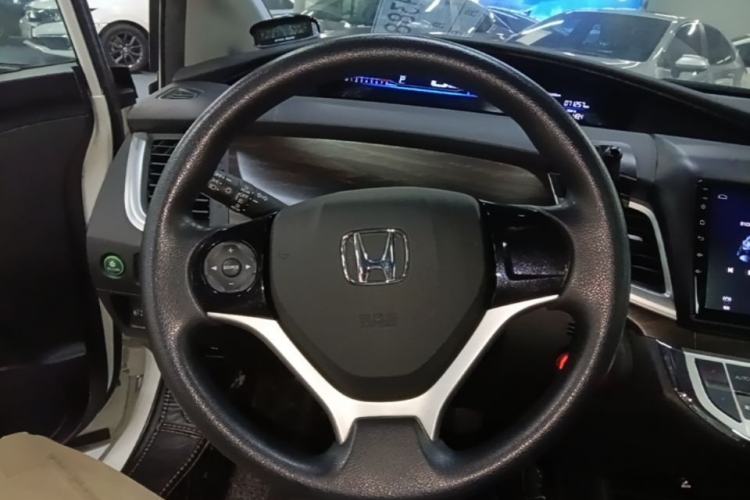 Used Honda Jade 2017 1.8L automatic Comfort version 5 seats Steering Wheel