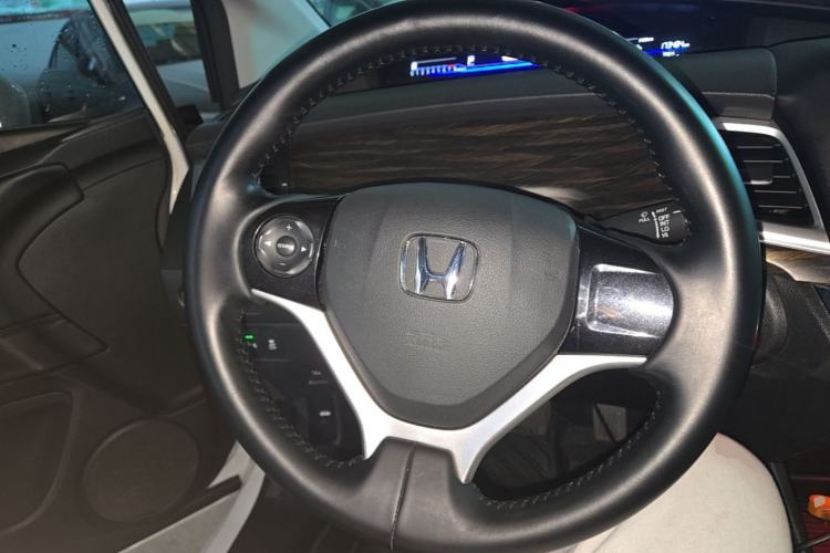 Used Honda Jade 2017 1.8L automatic Comfort version 5 seats Steering Wheel
