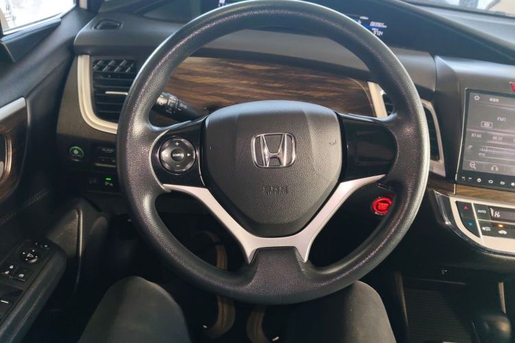 Used Honda Jade 2017 1.8L automatic Comfort version 5 seats Steering Wheel