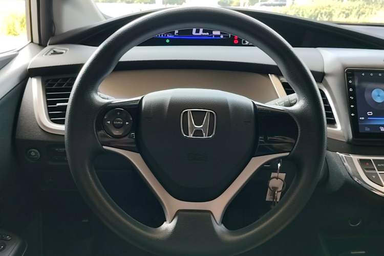 Used Honda Jade 2017 1.8L Automatic Classic Edition 5 seats Steering Wheel