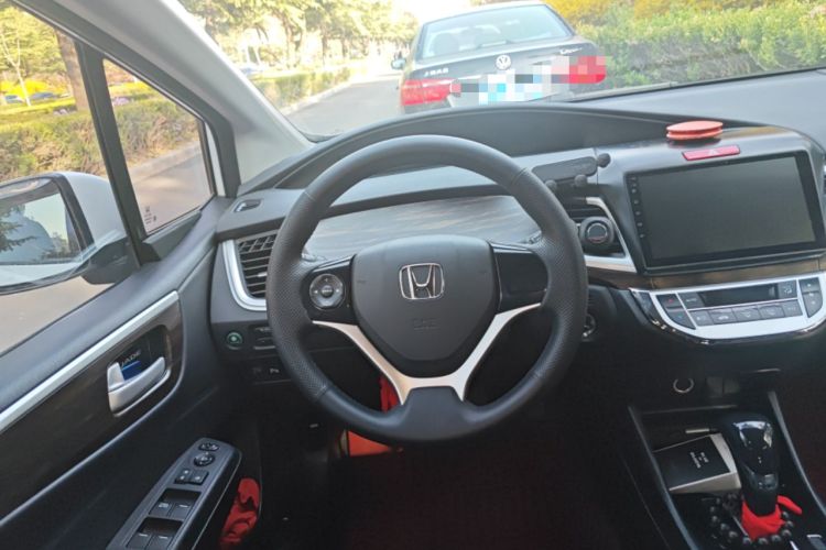 Used Honda Jade 2017 1.8L automatic Comfort version 5 seats