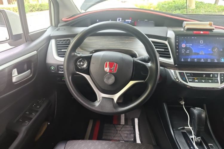 Used Honda Jade 2017 1.8L automatic Comfort version 5 seats Steering Wheel