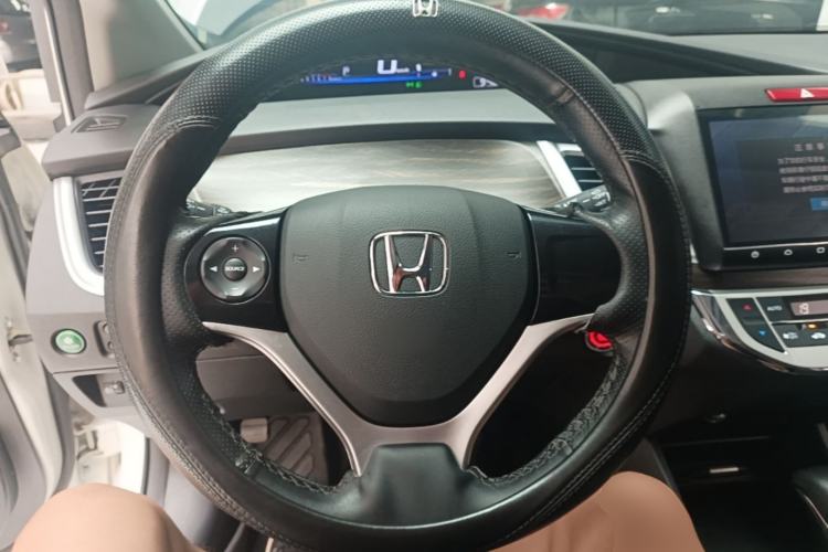 Used Honda Jade 2017 1.8L automatic Comfort version 5 seats Steering Wheel