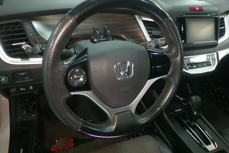 Used Honda Jade 2017 1.8L automatic Comfort version 5 seats Steering Wheel