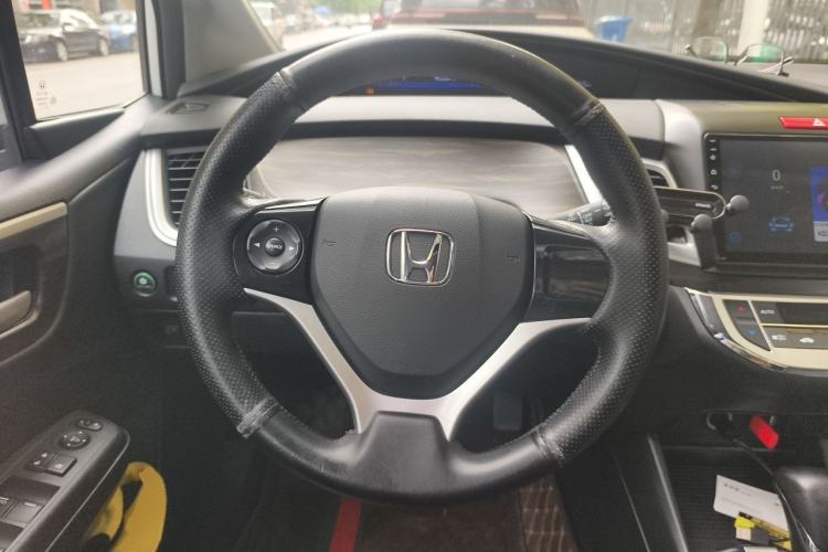 Used Honda Jade 2017 1.8L automatic Comfort version 5 seats Steering Wheel