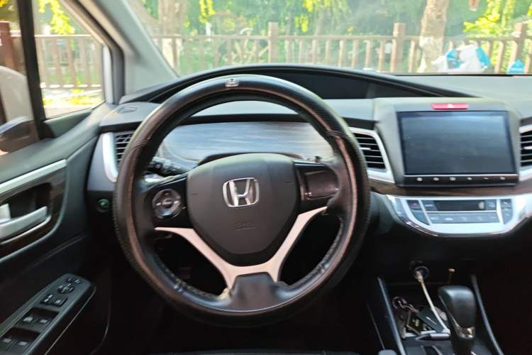 Used Honda Jade 2017 1.8L automatic Comfort version 5 seats Steering Wheel