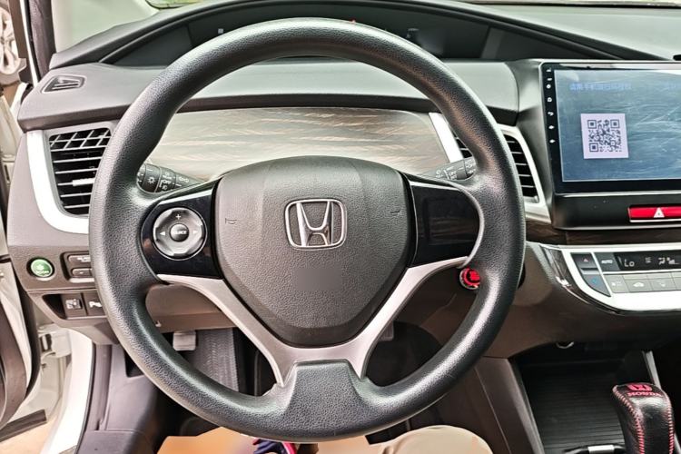 Used Honda Jade 2017 1.8L automatic Comfort version 5 seats Steering Wheel