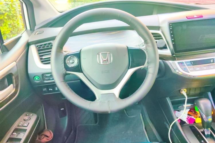 Used Honda Jade 2017 1.8L automatic Comfort version 5 seats Steering Wheel