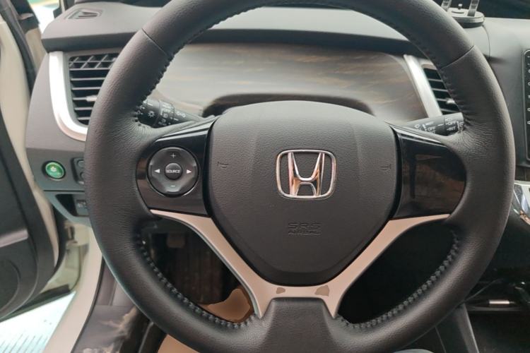 Used Honda Jade 2017 1.8L automatic Comfort version 5 seats Steering Wheel