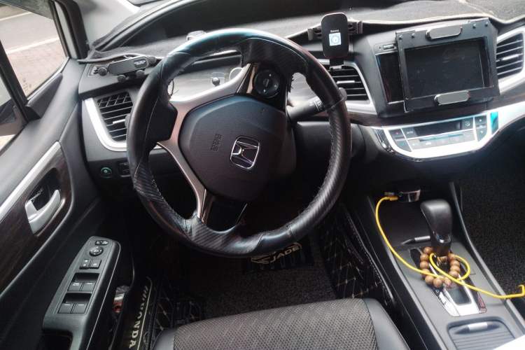 Used Honda Jade 2017 1.8L automatic Comfort version 5 seats Steering Wheel