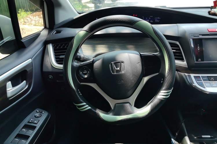 Used Honda Jade 2017 1.8L automatic Comfort version 5 seats Steering Wheel