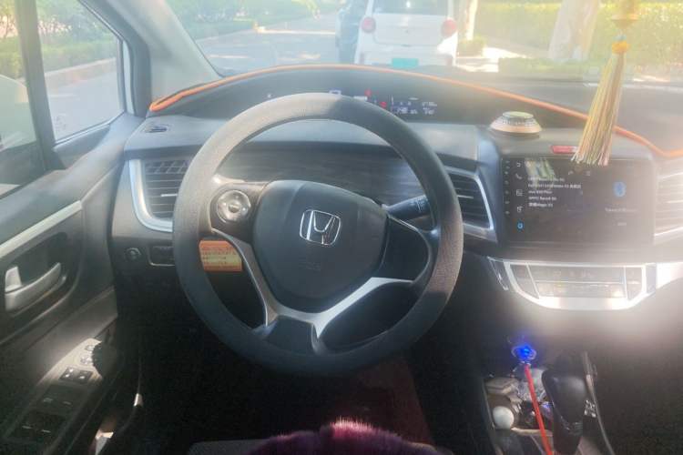 Used Honda Jade 2017 1.8L automatic Comfort version 5 seats Steering Wheel