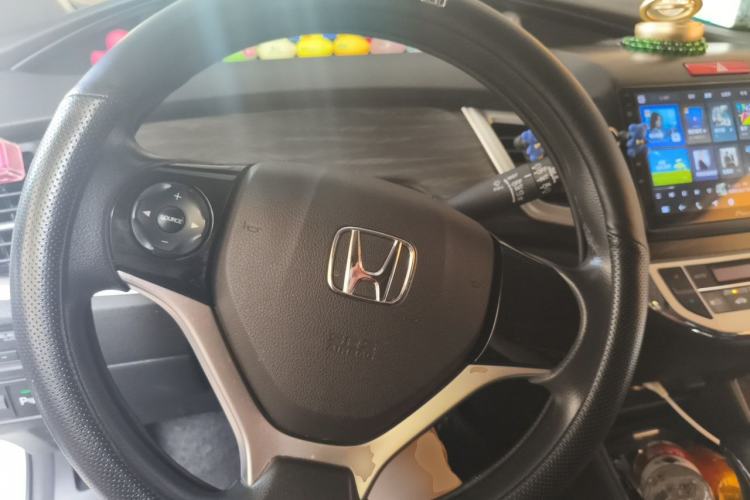 Used Honda Jade 2017 1.8L automatic Comfort version 5 seats Steering Wheel