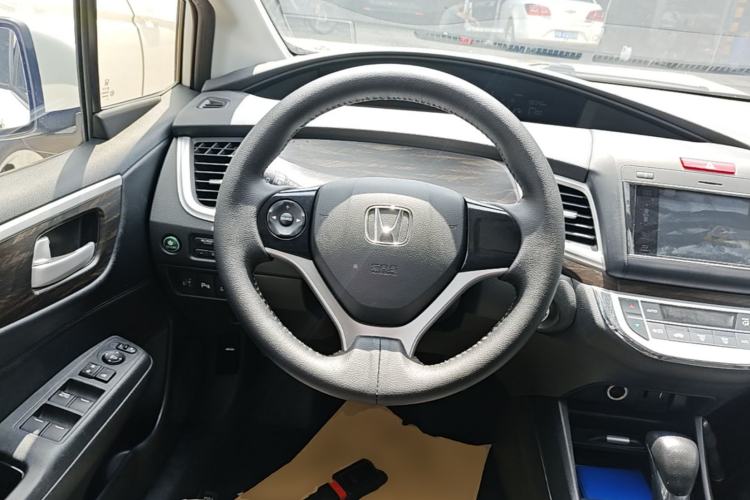 Used Honda Jade 2017 1.8L automatic Comfort version 5 seats Steering Wheel