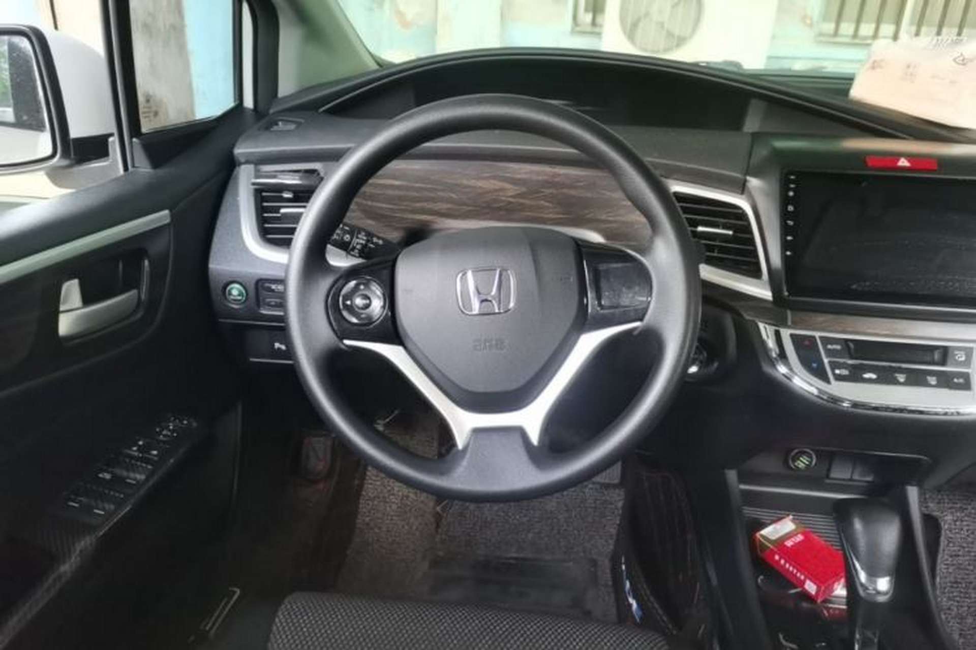 Used Honda Jade 2017 1.8L automatic Comfort version 5 seats Steering Wheel