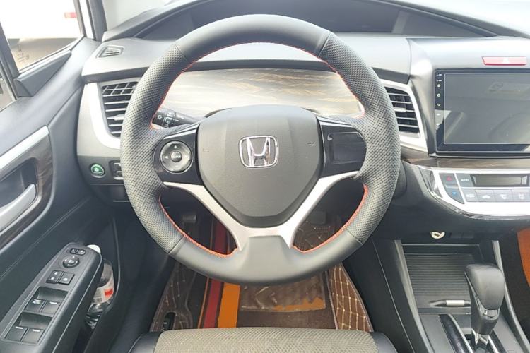 Used Honda Jade 2017 1.8L automatic Comfort version 5 seats Steering Wheel