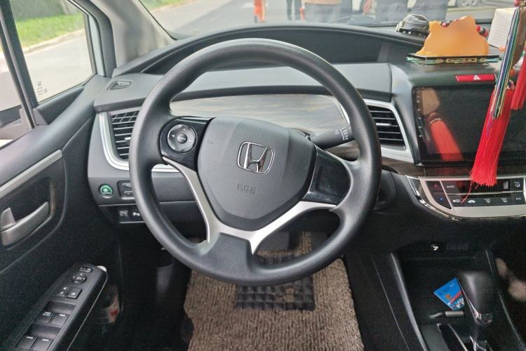 Used Honda Jade 2017 1.8L automatic Comfort version 5 seats Steering Wheel