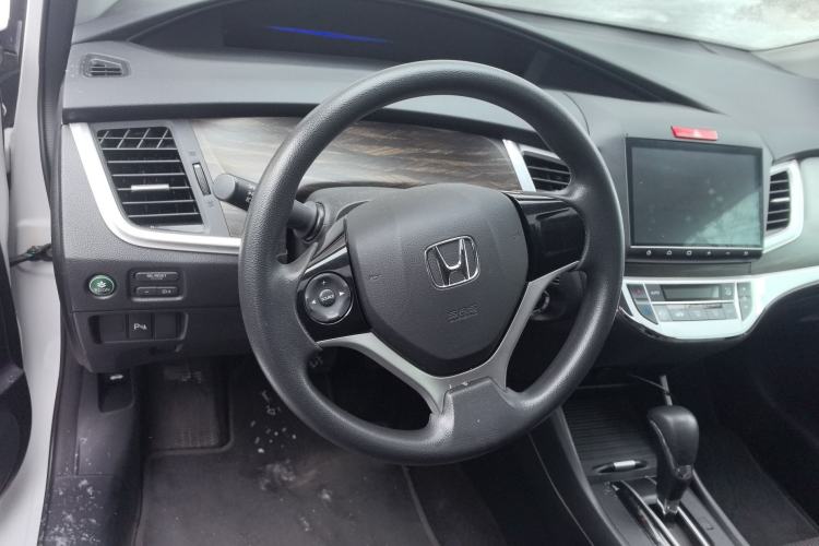 Used Honda Jade 2017 1.8L automatic Comfort version 5 seats Steering Wheel