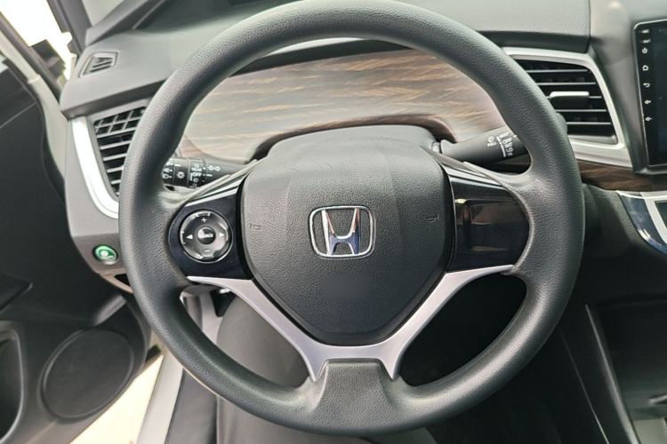 Used Honda Jade 2017 1.8L automatic Comfort version 5 seats Steering Wheel