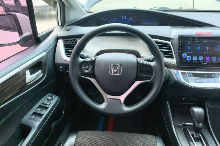 Used Honda Jade 2017 1.8L automatic Comfort version 5 seats Steering Wheel