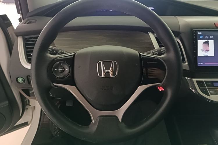 Used Honda Jade 2017 1.8L automatic Comfort version 5 seats Steering Wheel