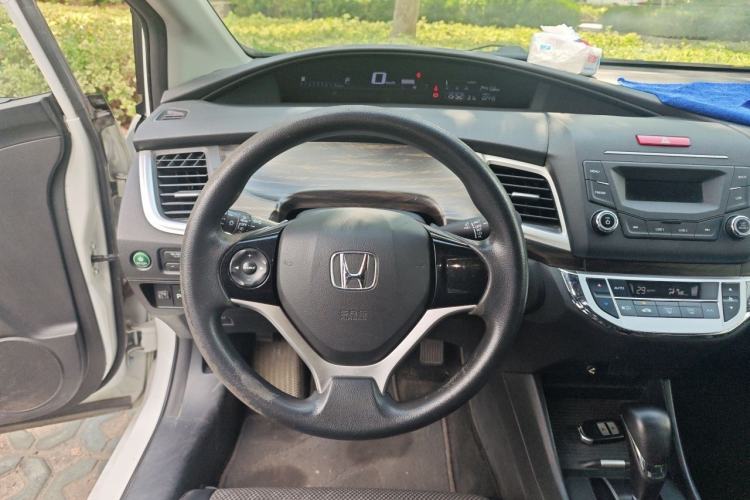 Used Honda Jade 2017 1.8L automatic Comfort version 5 seats Steering Wheel