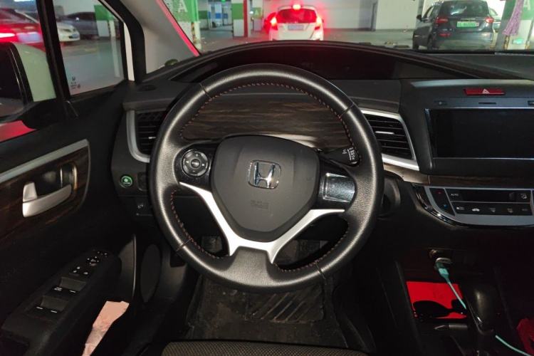 Used Honda Jade 2017 1.8L automatic Comfort version 5 seats Steering Wheel