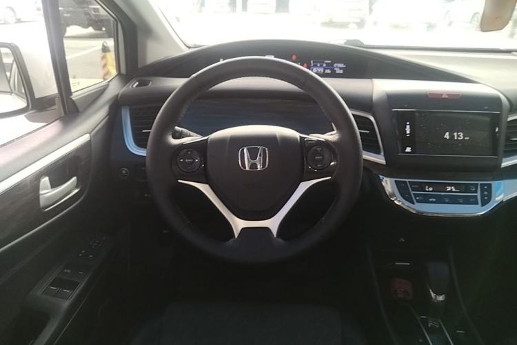Used Honda Jade 2017 1.8L automatic Comfort version 5 seats Steering Wheel