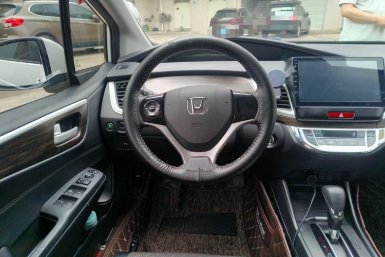 Used Honda Jade 2017 1.8L automatic Comfort version 5 seats Steering Wheel