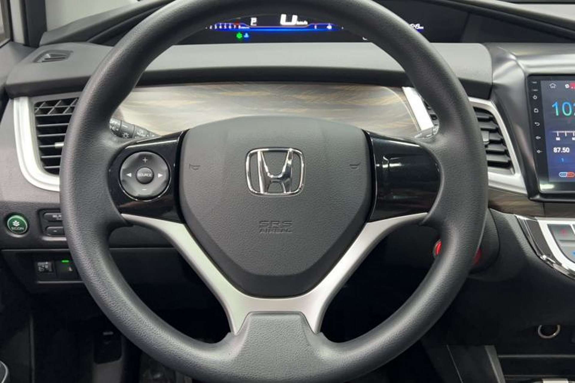 Used Honda Jade 2017 1.8L automatic Comfort version 5 seats Steering Wheel