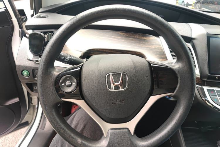Used Honda Jade 2017 1.8L automatic Comfort version 5 seats Steering Wheel