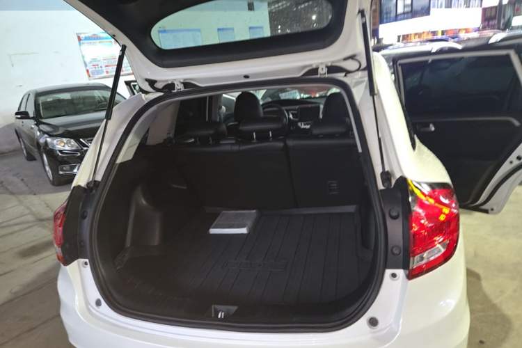 Used Honda Jade 2017 1.8L automatic Comfort version 5 seats Trunk