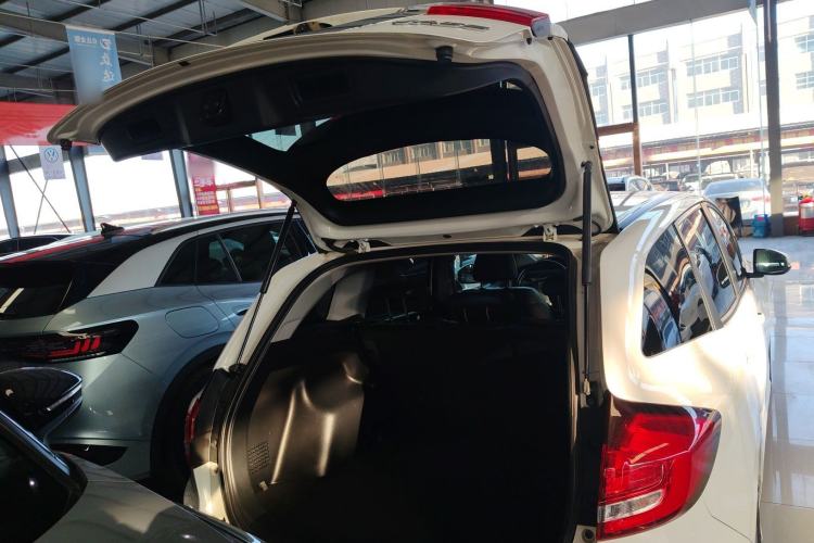 Used Honda Jade 2017 1.8L automatic Comfort version 5 seats Trunk