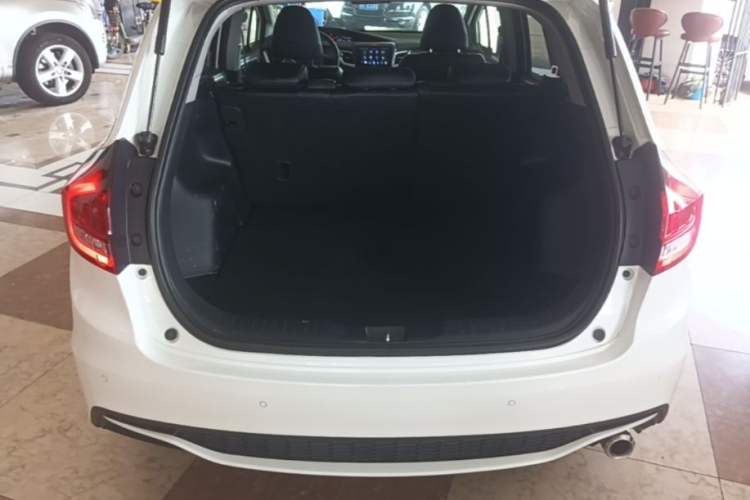 Used Honda Jade 2017 1.8L automatic Comfort version 5 seats Trunk