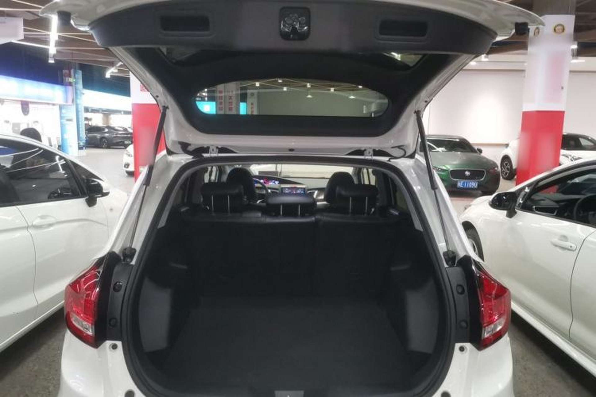 Used Honda Jade 2017 1.8L automatic Comfort version 5 seats Trunk