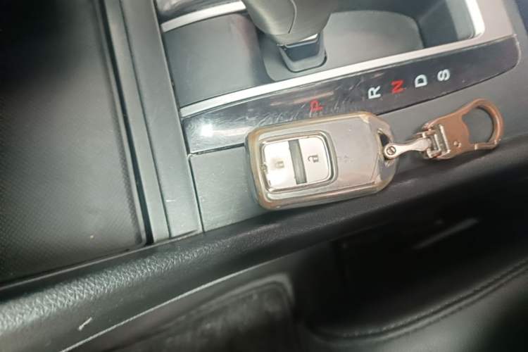 Used Honda Jade 2017 1.8L automatic Comfort version 5 seats Vehicle Key