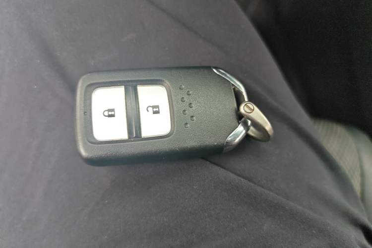 Used Honda Jade 2017 1.8L automatic Comfort version 5 seats Vehicle Key