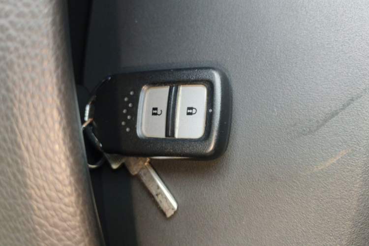 Used Honda Jade 2017 1.8L automatic Comfort version 5 seats Vehicle Key