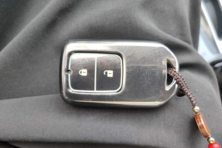 Used Honda Jade 2017 1.8L automatic Comfort version 5 seats Vehicle Key
