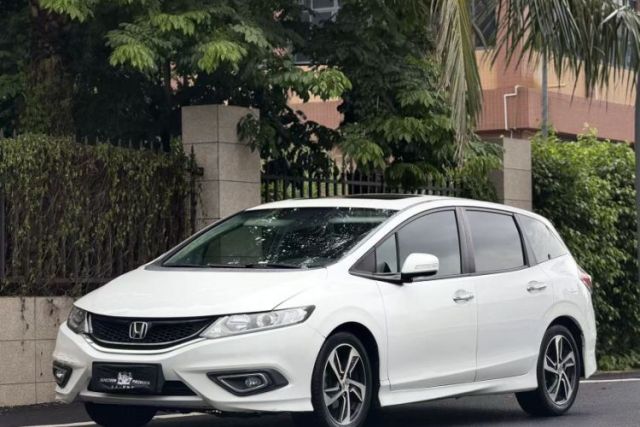 Ojetý Honda Jade 2017 1.8L automatic Comfort version 5 seats