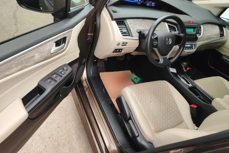 Used Honda Jade 2017 1.8L automatic Comfort version 5 seats Driver Seat
