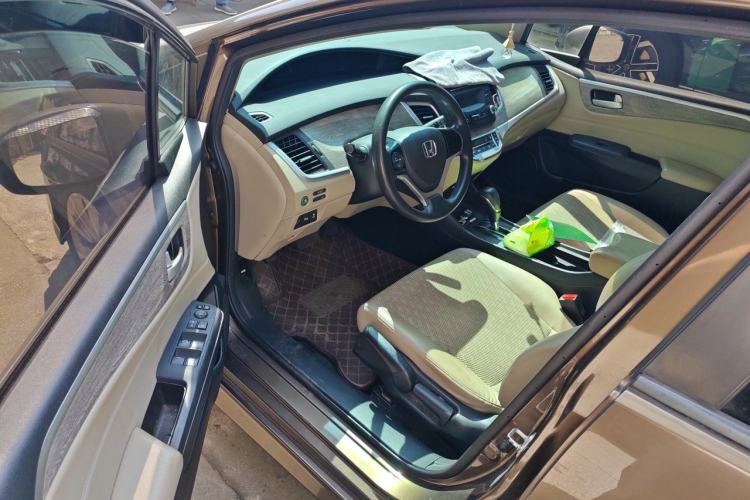 Used Honda Jade 2017 1.8L automatic Comfort version 5 seats Driver Seat