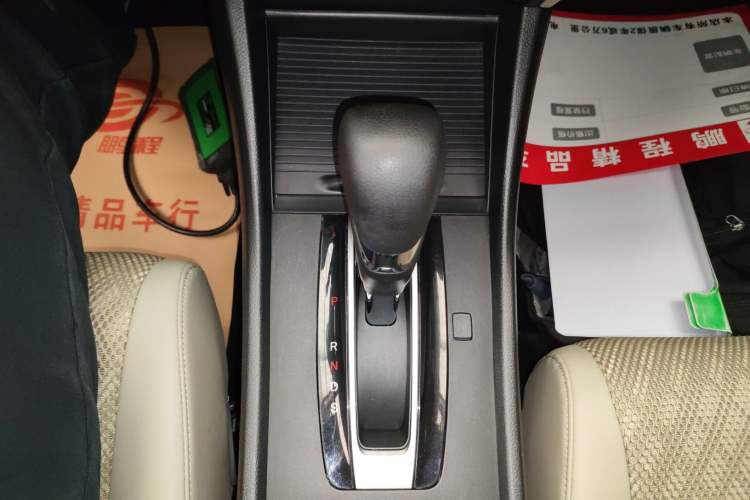 Used Honda Jade 2017 1.8L automatic Comfort version 5 seats Gear Lever
