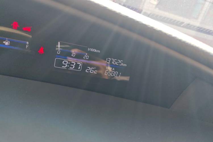 Used Honda Jade 2017 1.8L automatic Comfort version 5 seats Odometer Close Up