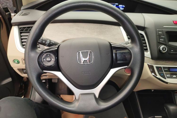 Used Honda Jade 2017 1.8L automatic Comfort version 5 seats Steering Wheel