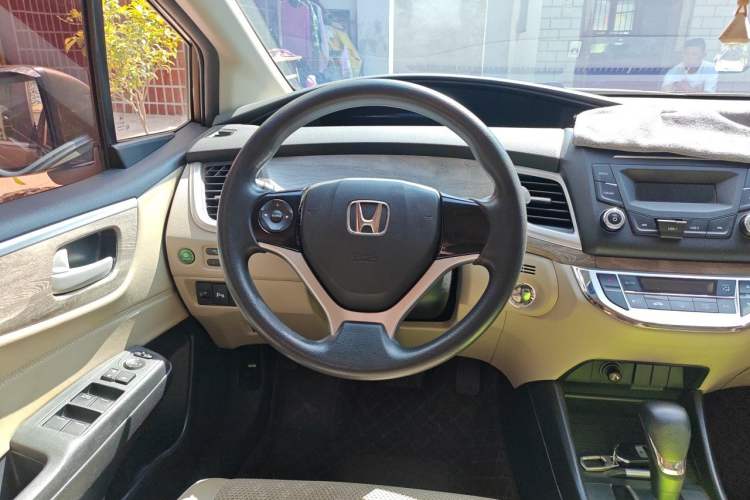 Used Honda Jade 2017 1.8L automatic Comfort version 5 seats Steering Wheel