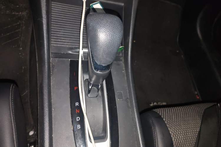 Used Honda Jade 2020 1.8L automatic Comfort version Gear Lever