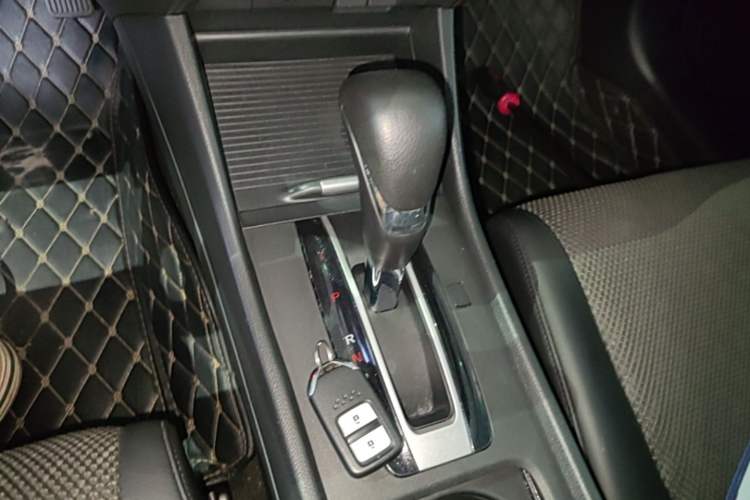 Used Honda Jade 2020 1.8L automatic Comfort version Gear Lever
