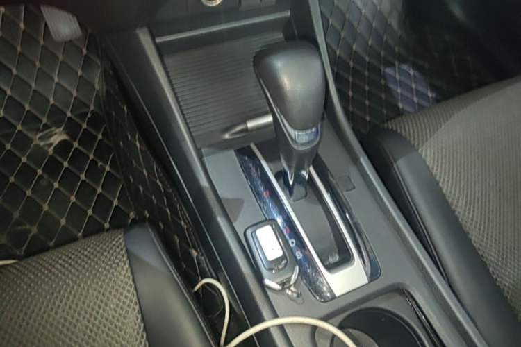 Used Honda Jade 2020 1.8L automatic Comfort version Gear Lever