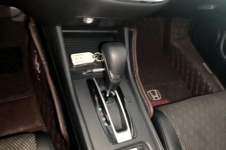 Used Honda Jade 2020 1.8L automatic Comfort version Gear Lever